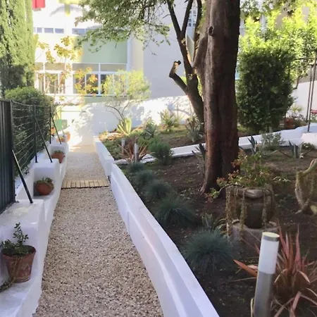 Casa Lobo N°33 In Campo D'ourique 3br Garden Oasis Appartement Lisboa
