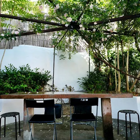Casa Lobo N°33 In Campo D'ourique 3br Garden Oasis Lisbona