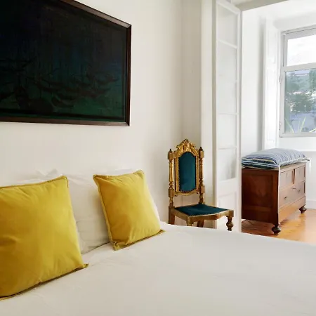 Apartment Casa Lobo N°33 In Campo D'ourique 3br Garden Oasis Lissabon